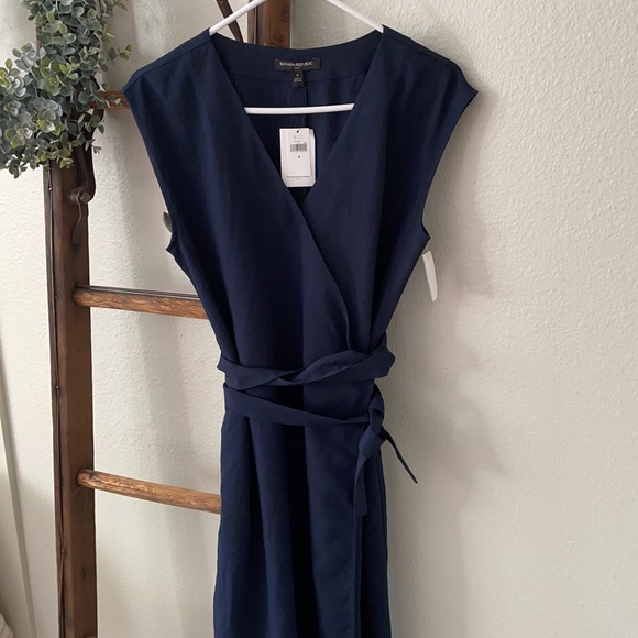 Banana Republic Wrap Dress Size 4 NWT - Picture 2 of 5